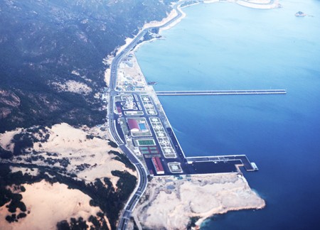 An aerial view of Cam Ranh seaport (Photo: baokhanhhoa)